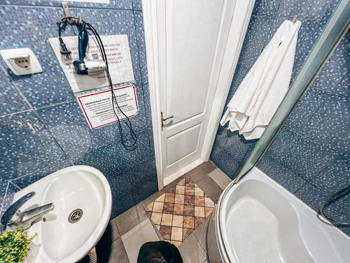 Guest House On Saksahanskoho Street Kiev Esterno foto