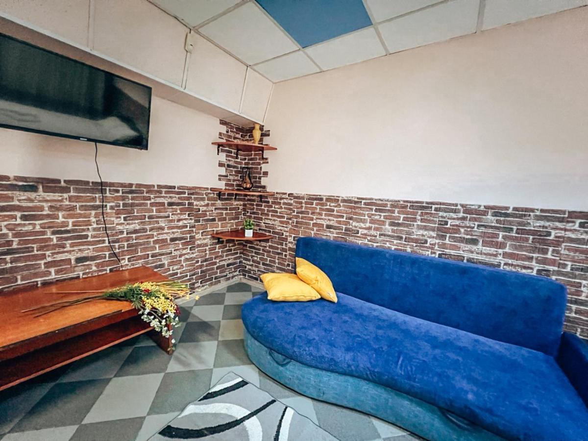 Guest House On Saksahanskoho Street Kiev Esterno foto