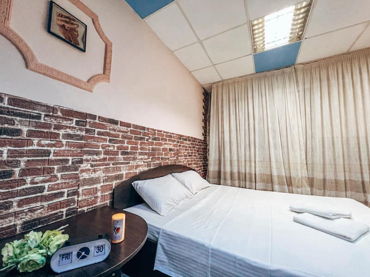 Guest House On Saksahanskoho Street Kiev Esterno foto